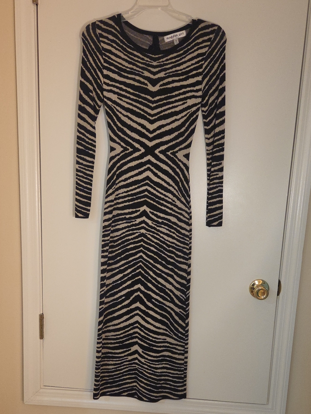 Madden Girl Cream Zebra-Print Long Sleeve Maxi Knit Dress